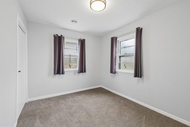 510 W 5th Avenue, Indianola, IA 50125