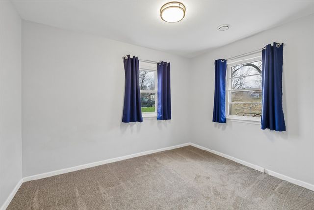 510 W 5th Avenue, Indianola, IA 50125