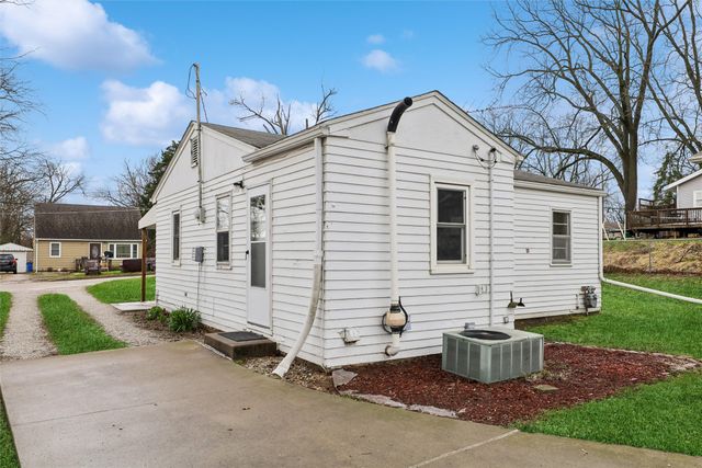 510 W 5th Avenue, Indianola, IA 50125
