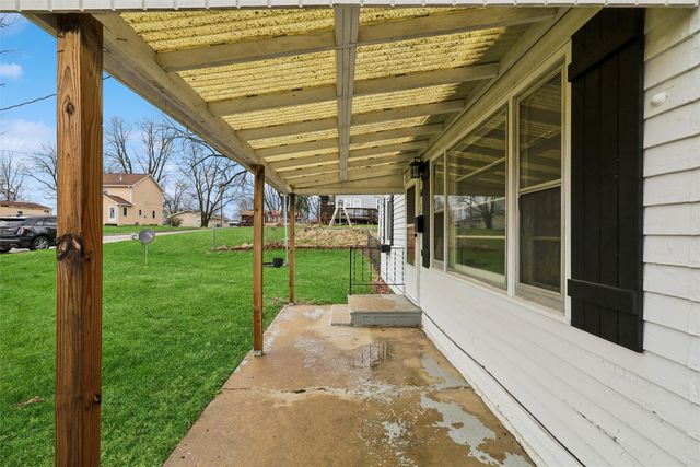 510 W 5th Avenue, Indianola, IA 50125