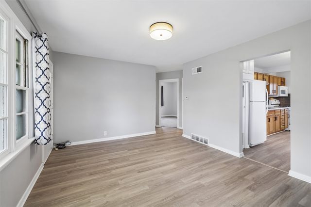 510 W 5th Avenue, Indianola, IA 50125