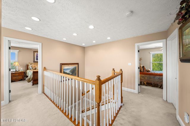 825 Pinnacle Drive, Dandridge, TN 37725