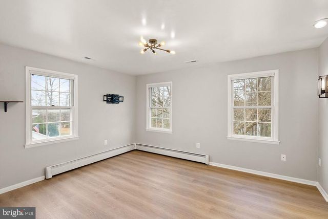 6738 KELLY RD, Warrenton, VA 20187