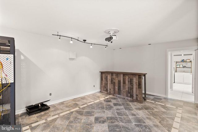 6738 KELLY RD, Warrenton, VA 20187