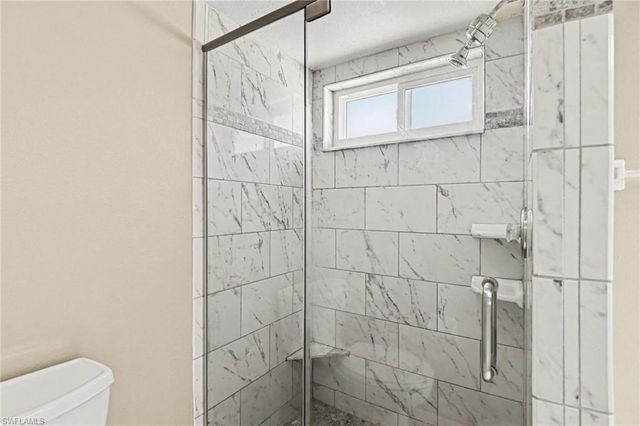 1807 SE 15th ST, Cape Coral, FL 33990