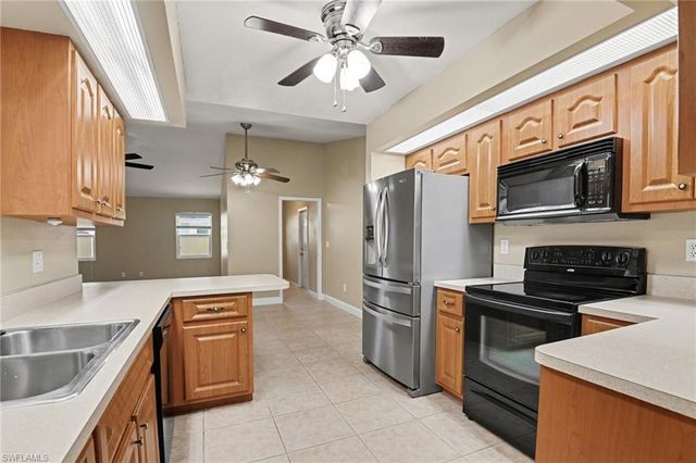 1807 SE 15th ST, Cape Coral, FL 33990