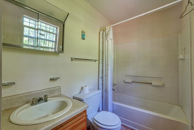 109 W Branyon Heights Avenue, Spartanburg, SC 29306