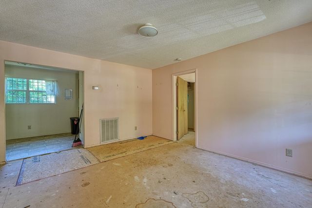 109 W Branyon Heights Avenue, Spartanburg, SC 29306