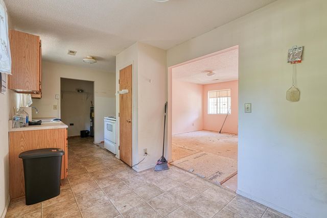 109 W Branyon Heights Avenue, Spartanburg, SC 29306