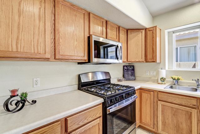 8608 Bluff Springs Drive NE, Albuquerque, NM 87113