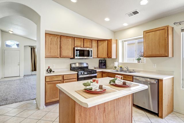 8608 Bluff Springs Drive NE, Albuquerque, NM 87113
