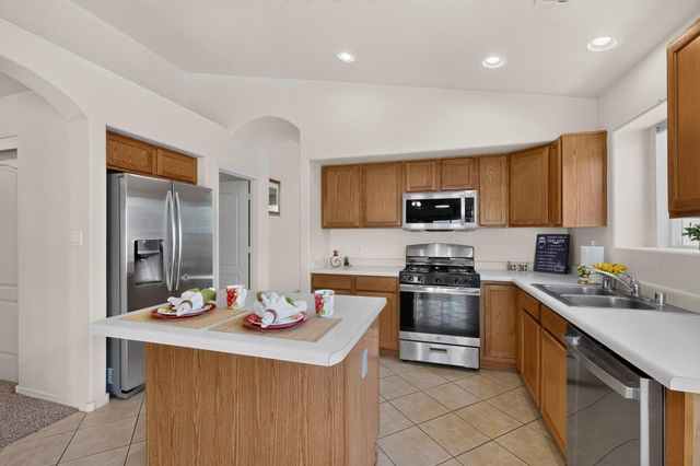 8608 Bluff Springs Drive NE, Albuquerque, NM 87113