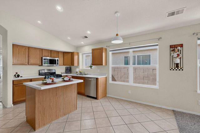8608 Bluff Springs Drive NE, Albuquerque, NM 87113