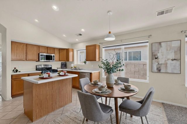 8608 Bluff Springs Drive NE, Albuquerque, NM 87113