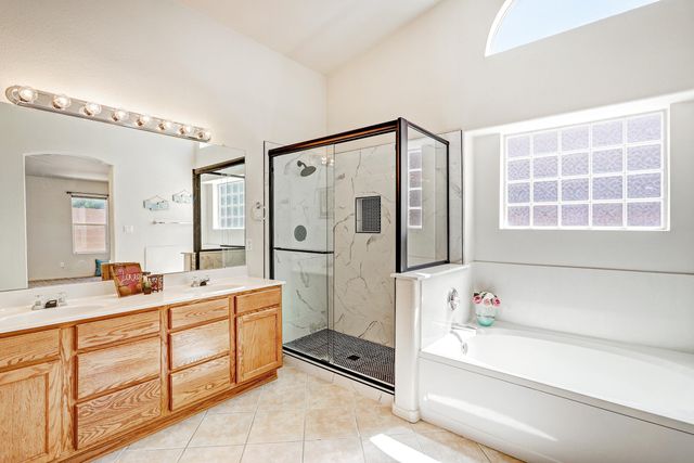 8608 Bluff Springs Drive NE, Albuquerque, NM 87113