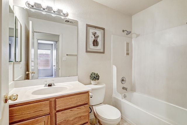 8608 Bluff Springs Drive NE, Albuquerque, NM 87113