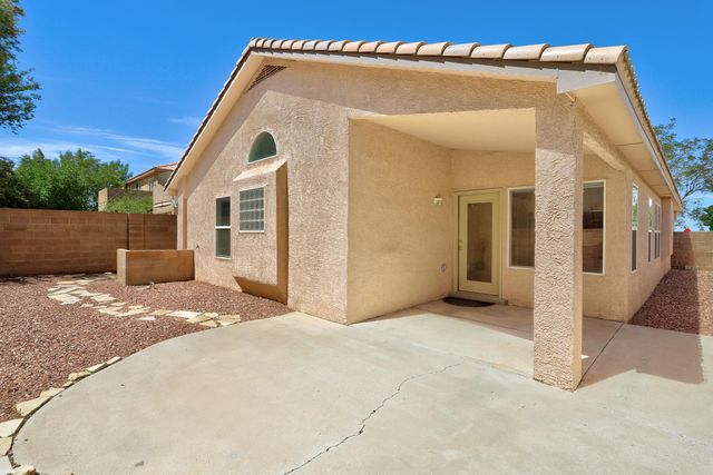 8608 Bluff Springs Drive NE, Albuquerque, NM 87113