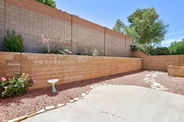 8608 Bluff Springs Drive NE, Albuquerque, NM 87113
