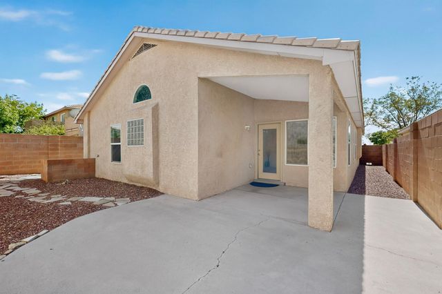 8608 Bluff Springs Drive NE, Albuquerque, NM 87113