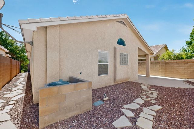 8608 Bluff Springs Drive NE, Albuquerque, NM 87113