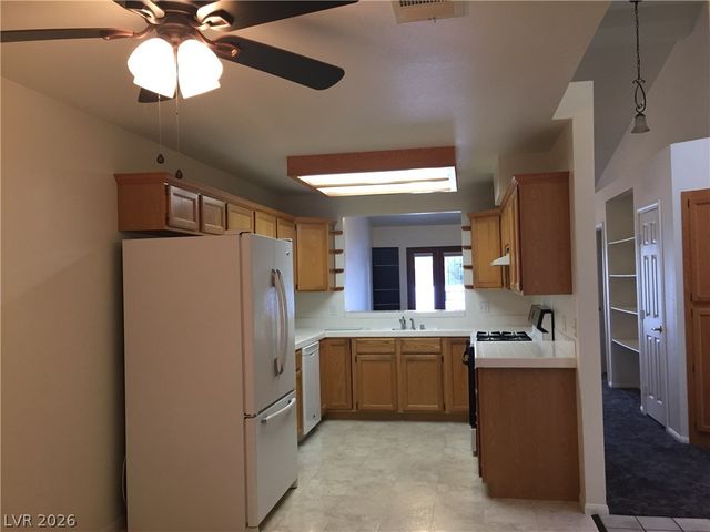 2616 MAGIC MOON Lane 4, Las Vegas, NV 89146