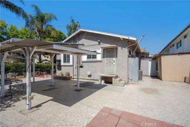 400 E Buckthorn Street, Inglewood, CA 90301