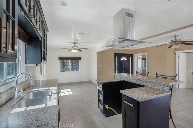 400 E Buckthorn Street, Inglewood, CA 90301