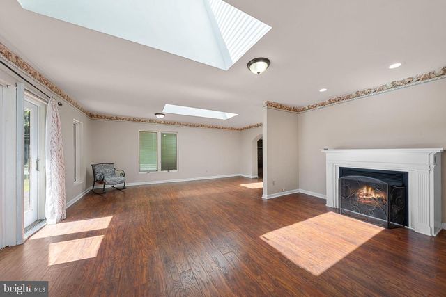 204 LACKAWANNA AVE, East Stroudsburg, PA 18301