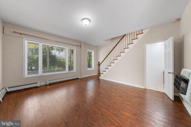 204 LACKAWANNA AVE, East Stroudsburg, PA 18301