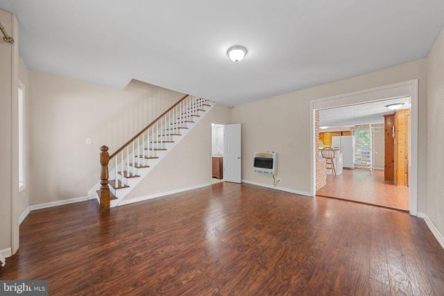 204 LACKAWANNA AVE, East Stroudsburg, PA 18301