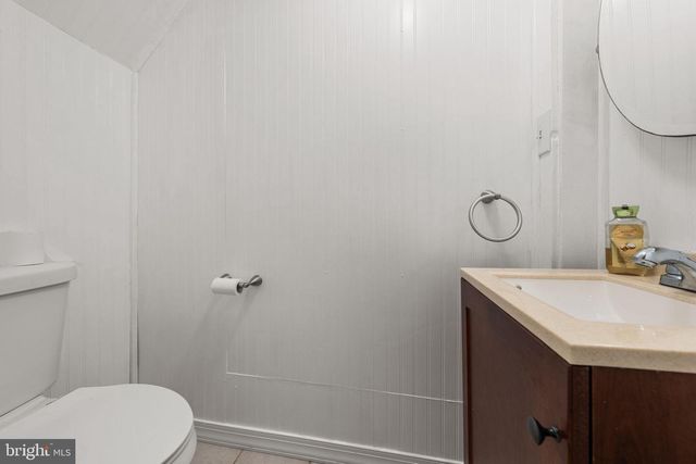 204 LACKAWANNA AVE, East Stroudsburg, PA 18301