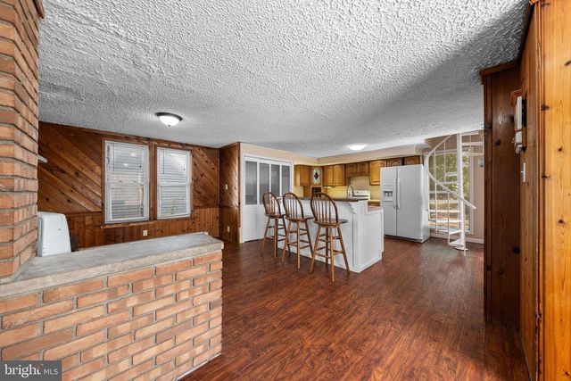 204 LACKAWANNA AVE, East Stroudsburg, PA 18301