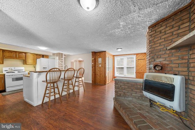 204 LACKAWANNA AVE, East Stroudsburg, PA 18301