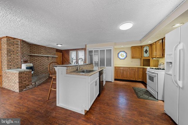 204 LACKAWANNA AVE, East Stroudsburg, PA 18301