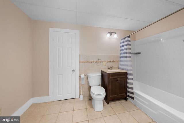 204 LACKAWANNA AVE, East Stroudsburg, PA 18301