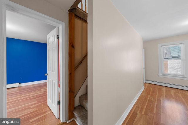 204 LACKAWANNA AVE, East Stroudsburg, PA 18301