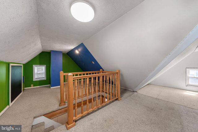 204 LACKAWANNA AVE, East Stroudsburg, PA 18301