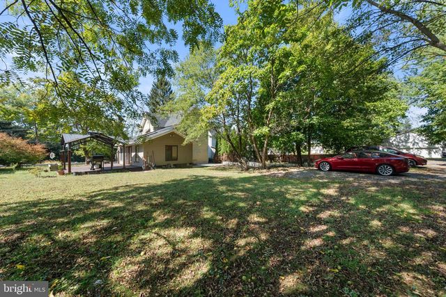 204 LACKAWANNA AVE, East Stroudsburg, PA 18301