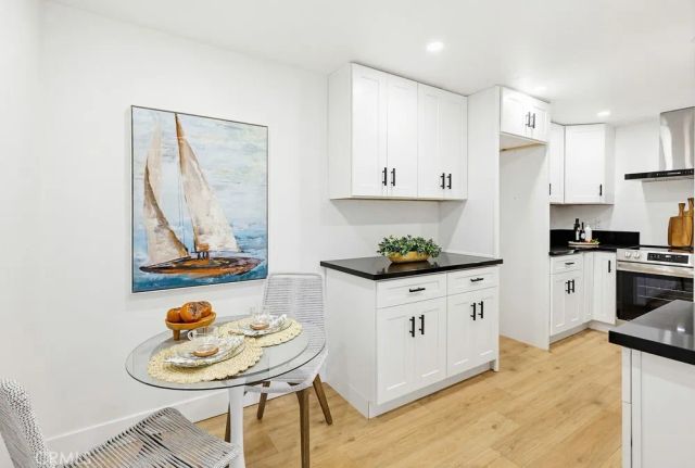 5472 San Onofre, San Diego, CA 92114