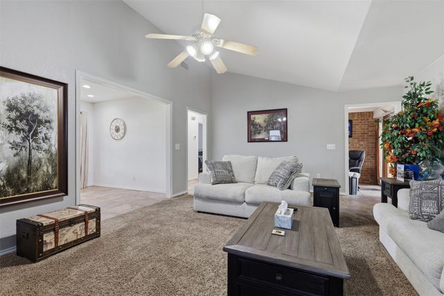 1300 Linda Court, Cleburne, TX 76033
