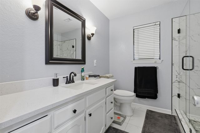 1300 Linda Court, Cleburne, TX 76033