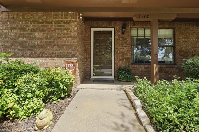1300 Linda Court, Cleburne, TX 76033