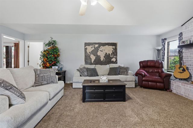 1300 Linda Court, Cleburne, TX 76033