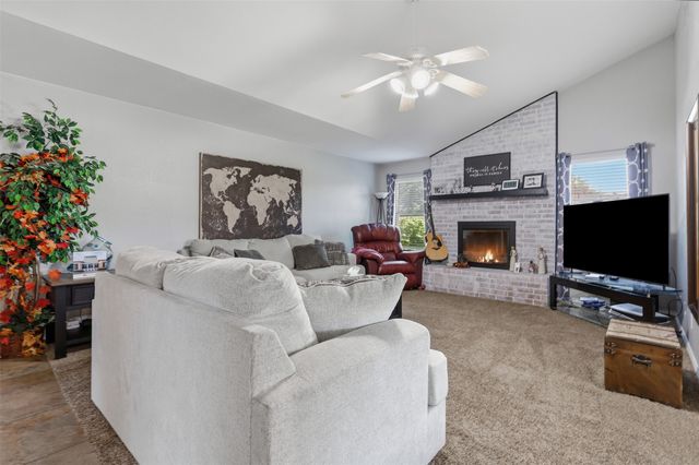 1300 Linda Court, Cleburne, TX 76033