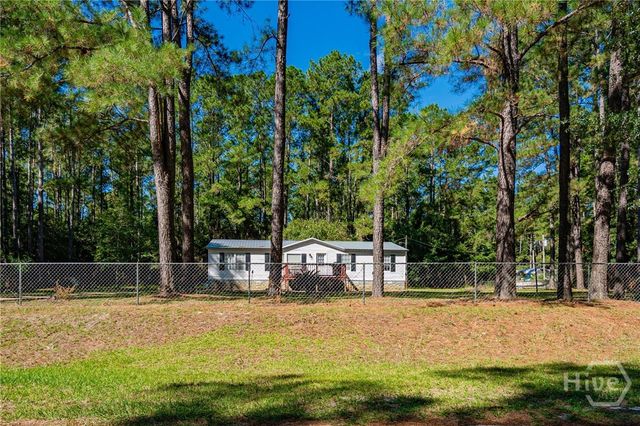 202 Possum Trot Court, Ellabell, GA 31308