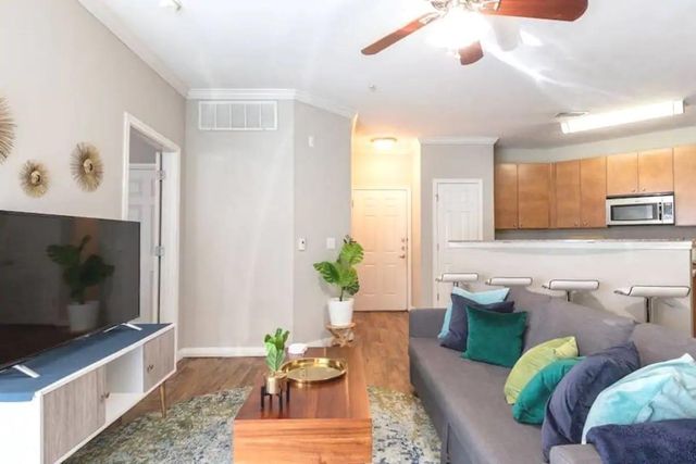 2502 Leon ST 209, Austin, TX 78705