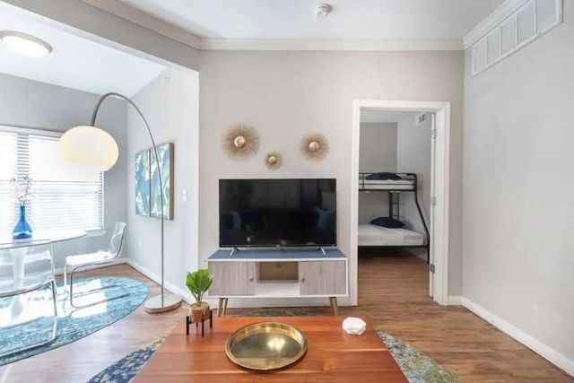 2502 Leon ST 209, Austin, TX 78705