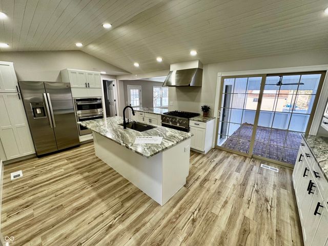 304 Blackford Street, Waynetown, IN 47990