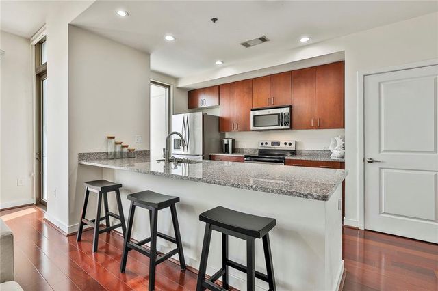 565 Peachtree NE Street 1511, Atlanta, GA 30308