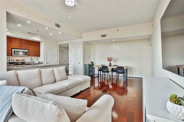 565 Peachtree NE Street 1511, Atlanta, GA 30308